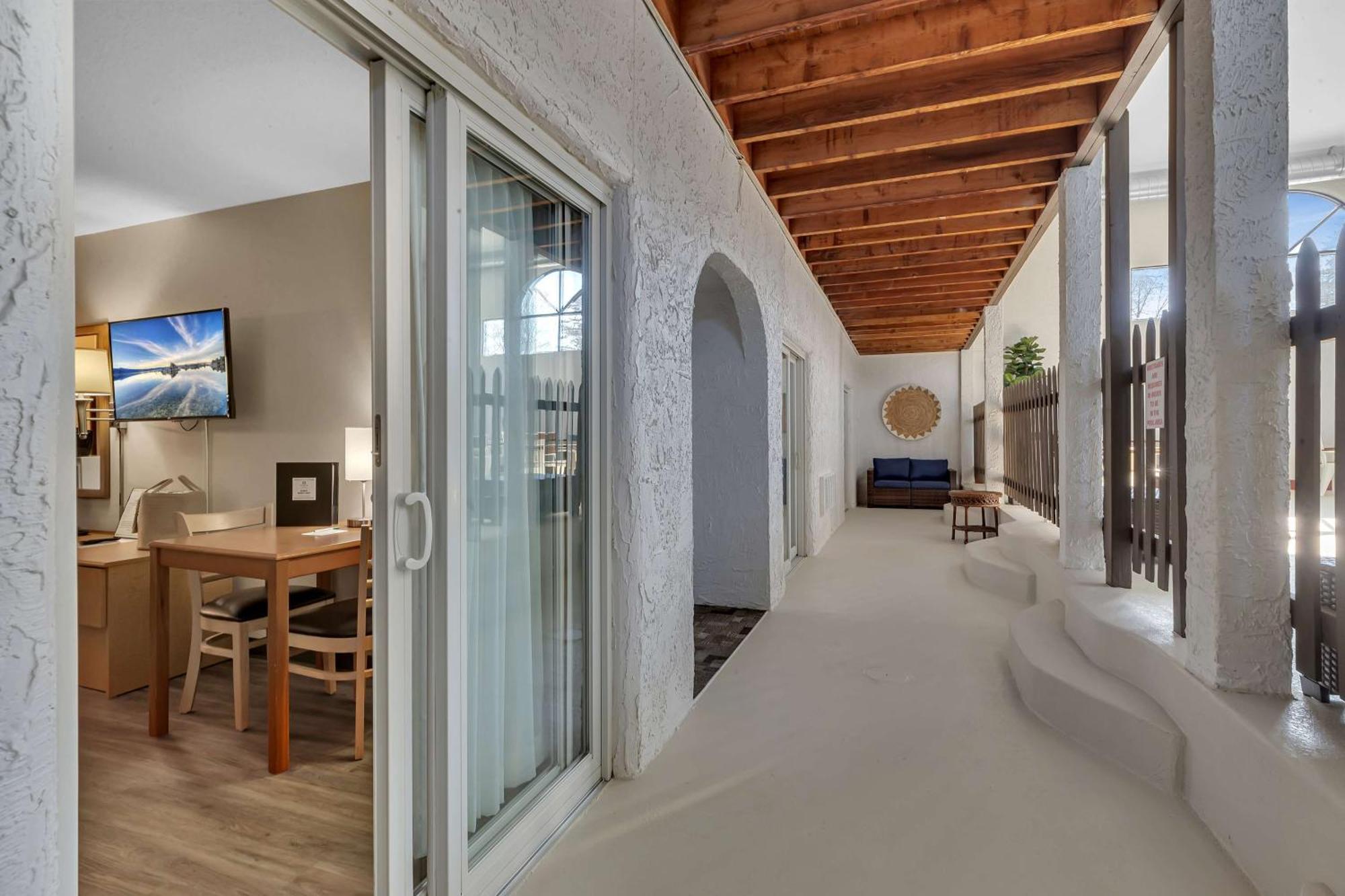 Hotel Surestay By Western Spicer