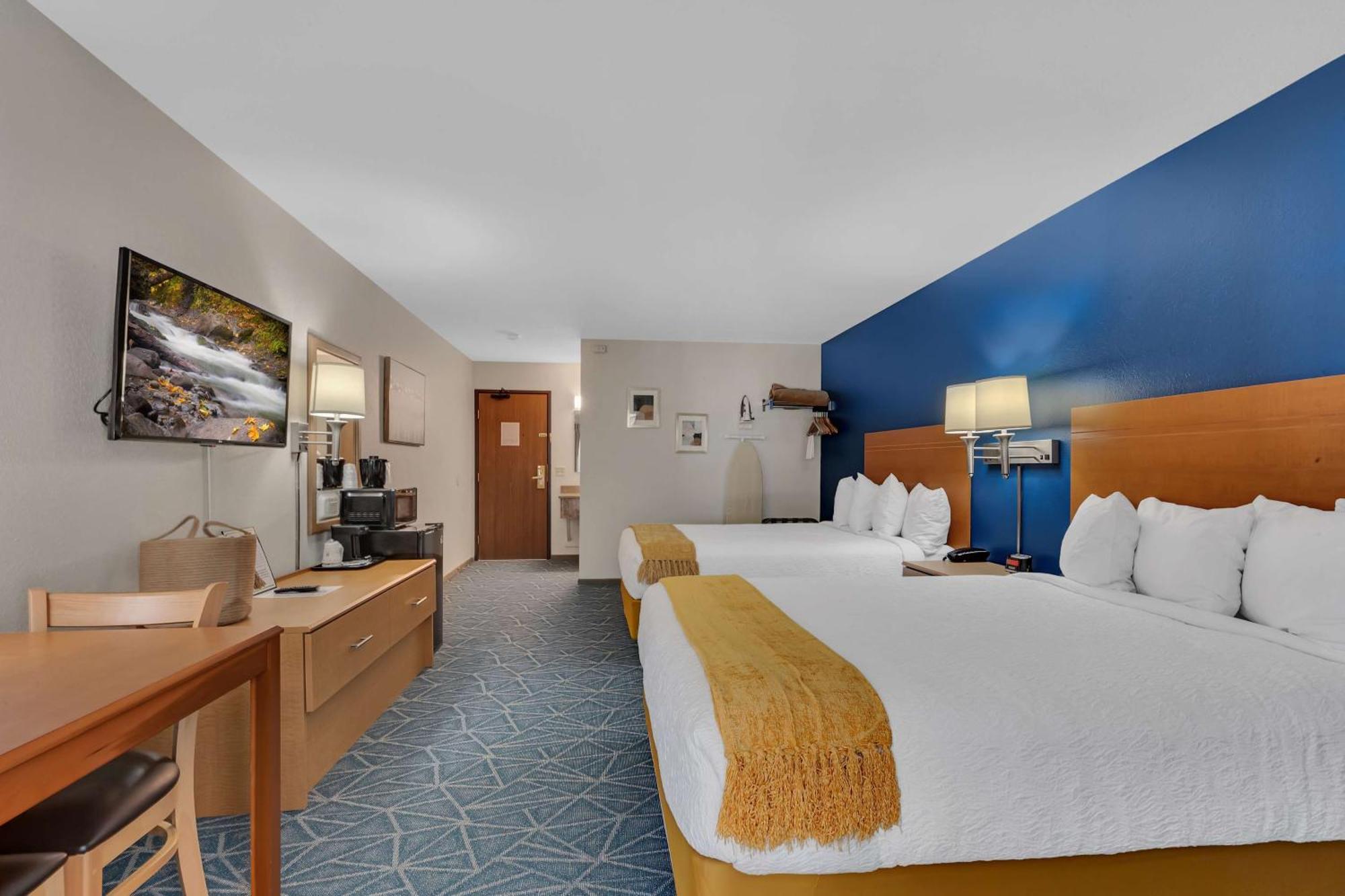 Surestay By Western Hotel 3*
