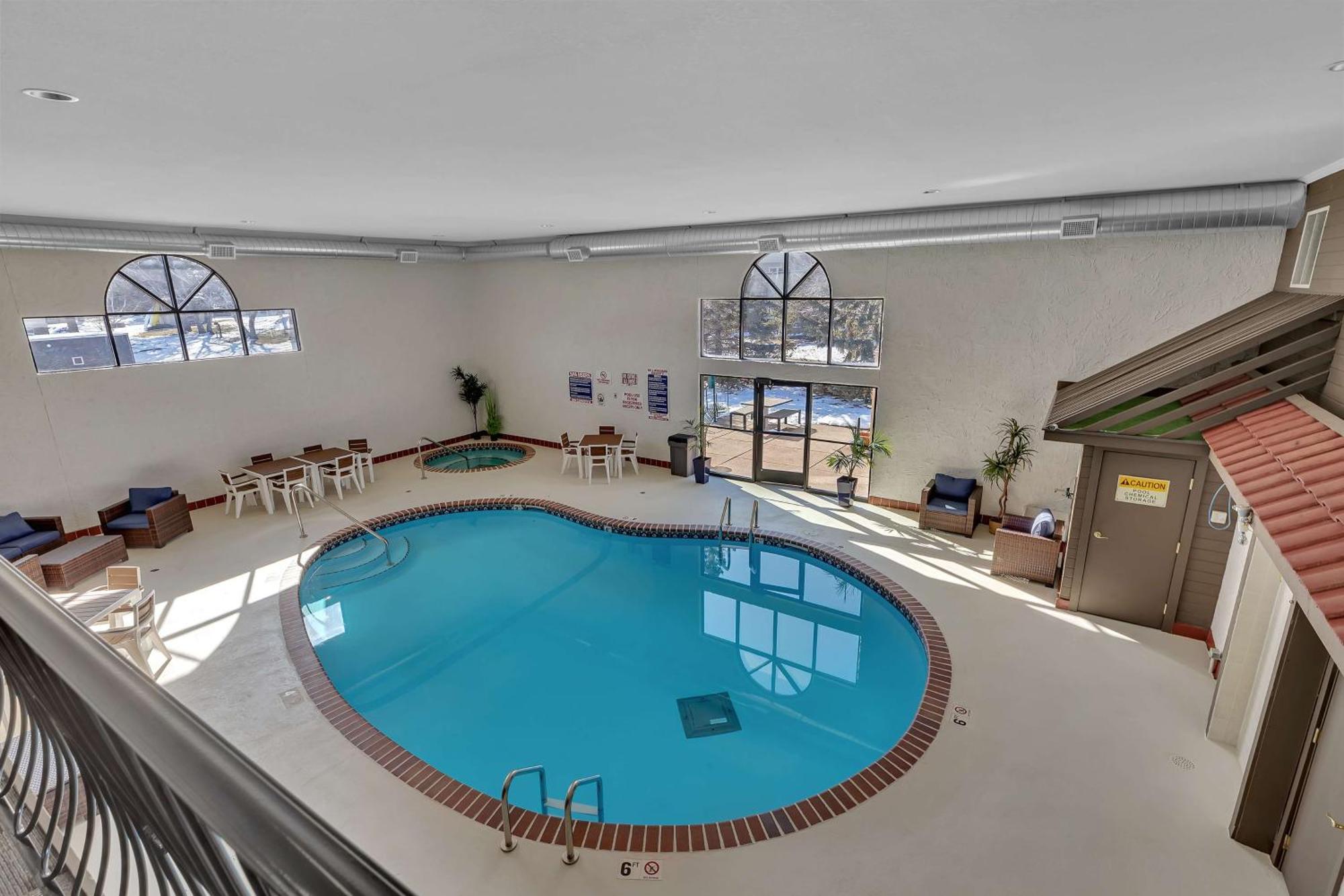Surestay By Western Hotel 3*